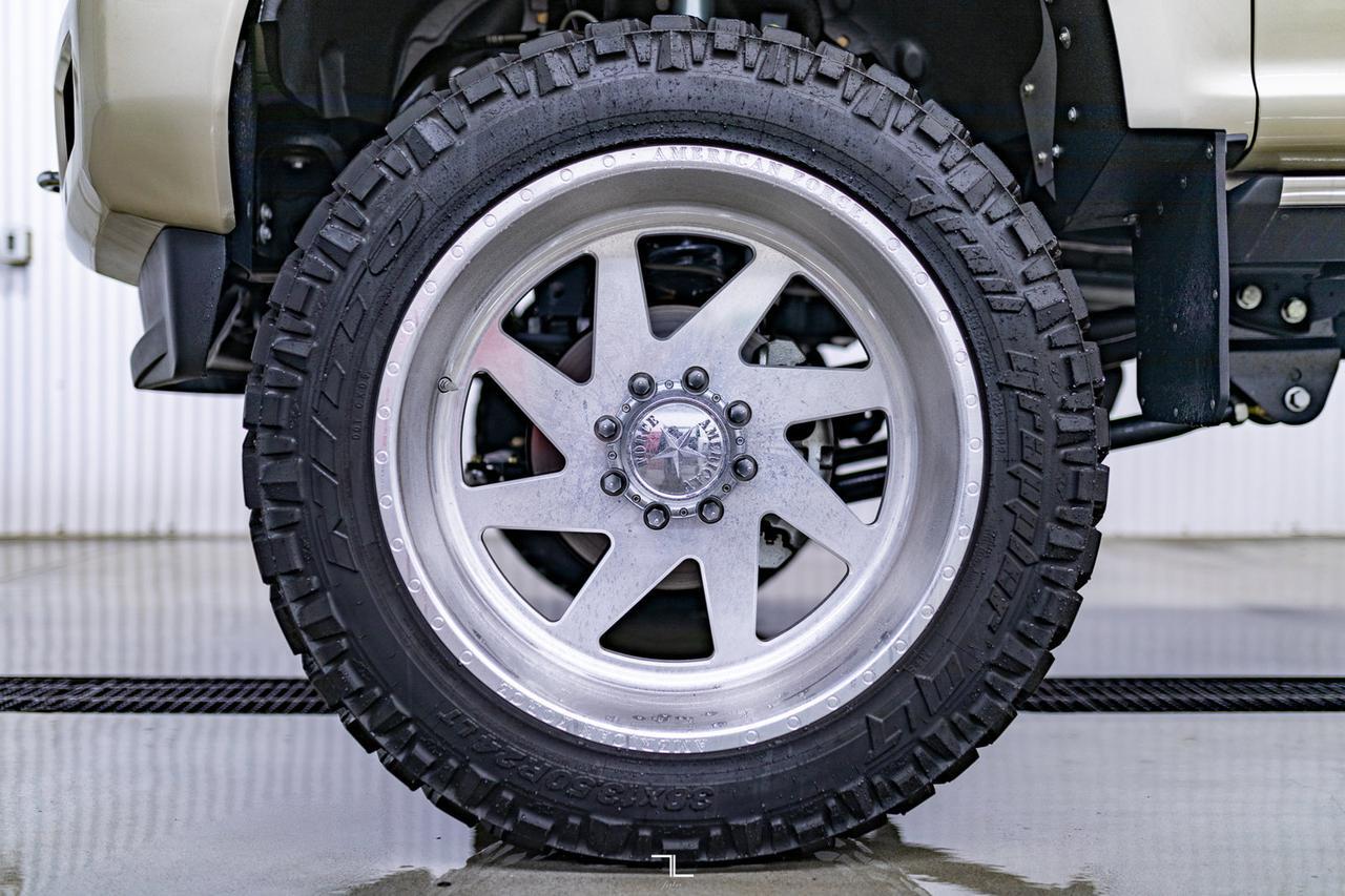 2017 Ford F-350 4x4 Crew Cab Platinum FX4 Diesel 8" Lift Leather Roof Nav Red Deer AB