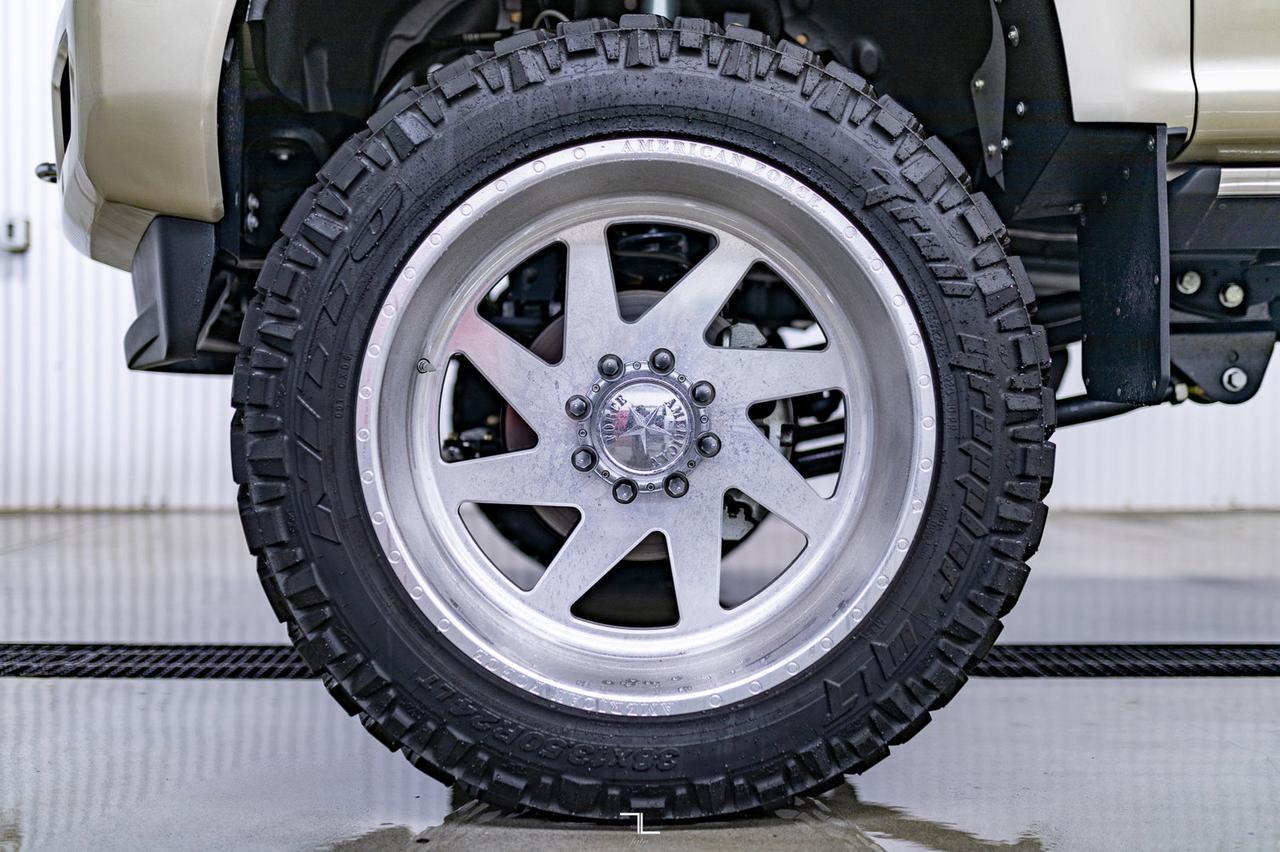 2017 Ford F-350 4x4 Crew Cab Platinum FX4 Diesel 8&quot; Lift Leather Roof Nav Red Deer AB