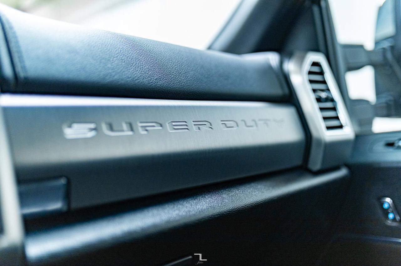 2017 Ford F-350 4x4 Crew Cab Platinum FX4 Diesel Leather Roof Nav Red Deer AB