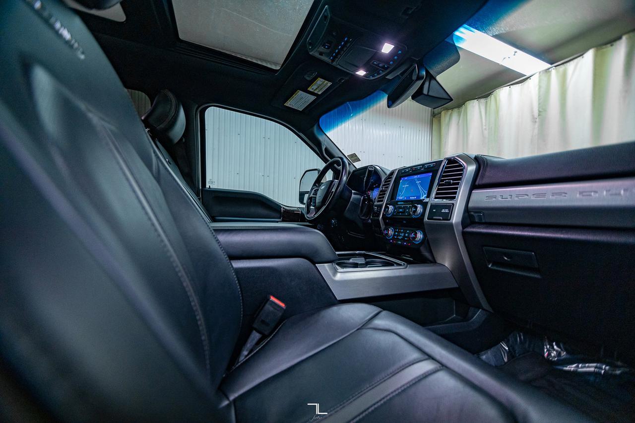 2017 Ford F-350 4x4 Crew Cab Platinum FX4 Diesel Leather Roof Nav Red Deer AB