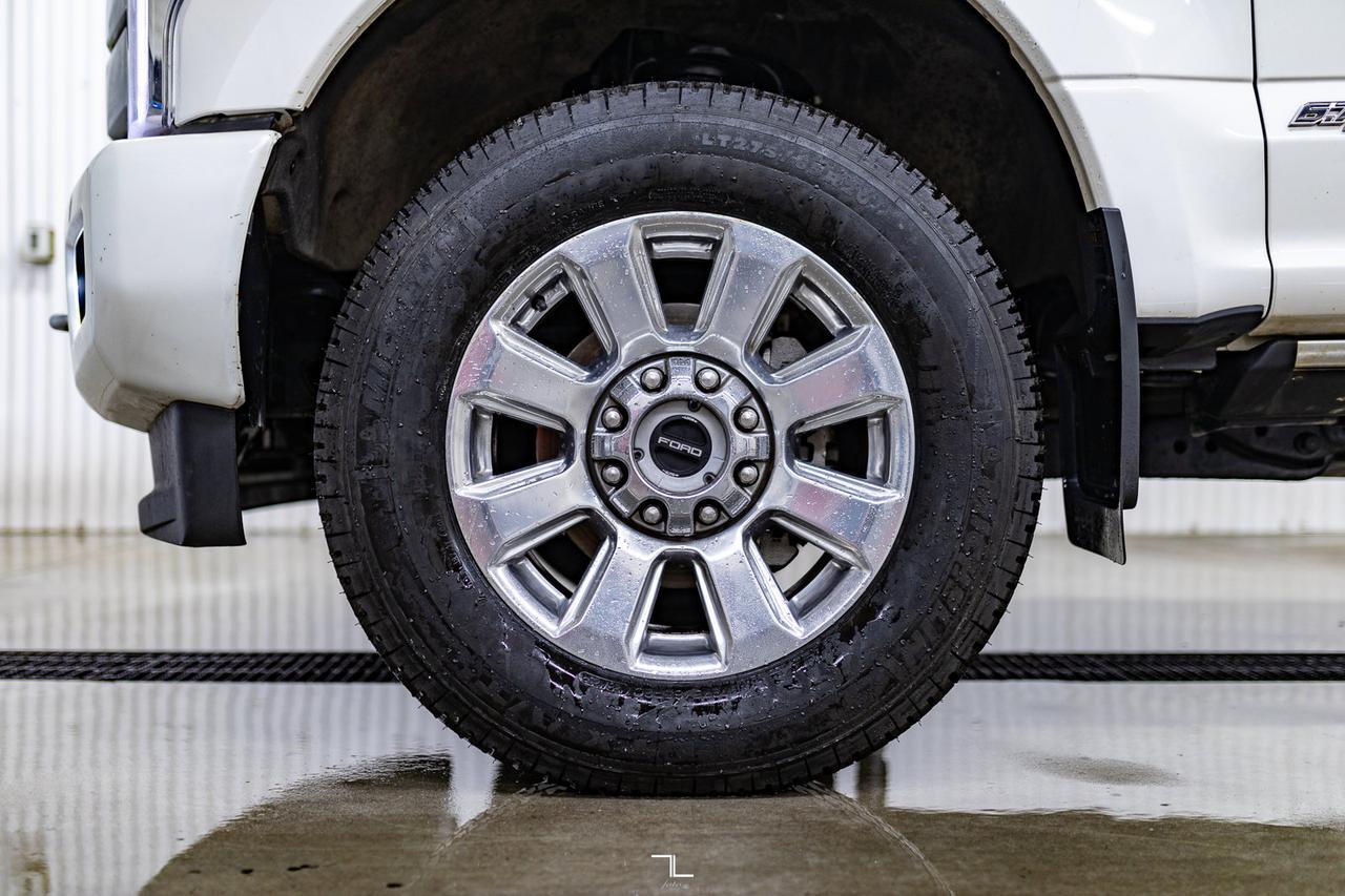 2017 Ford F-350 4x4 Crew Cab Platinum FX4 Diesel Leather Roof Nav Red Deer AB