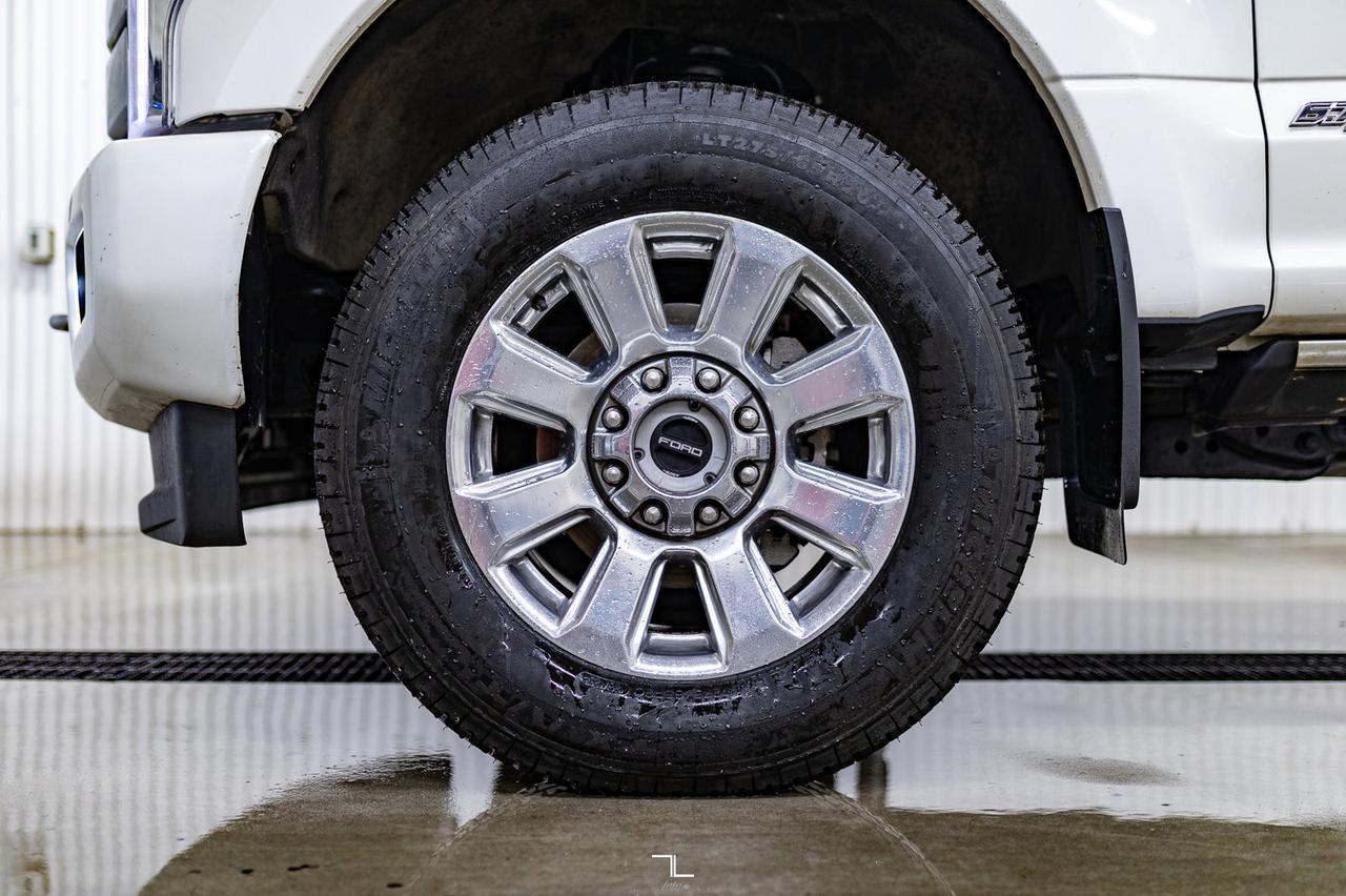 2017 Ford F-350 4x4 Crew Cab Platinum FX4 Diesel Leather Roof Nav Red Deer AB