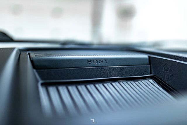 2017 Ford F-350 4x4 Crew Cab Platinum FX4 Diesel Leather Roof Nav Red Deer AB