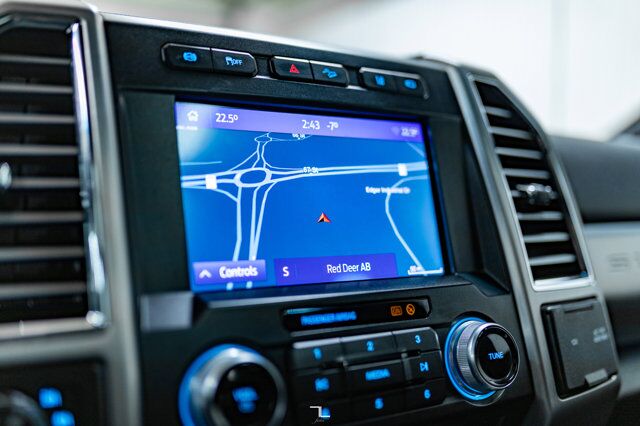 2017 Ford F-350 4x4 Crew Cab Platinum FX4 Diesel Leather Roof Nav Red Deer AB