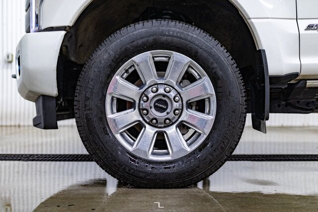 2017 Ford F-350 4x4 Crew Cab Platinum FX4 Diesel Leather Roof Nav Red Deer AB