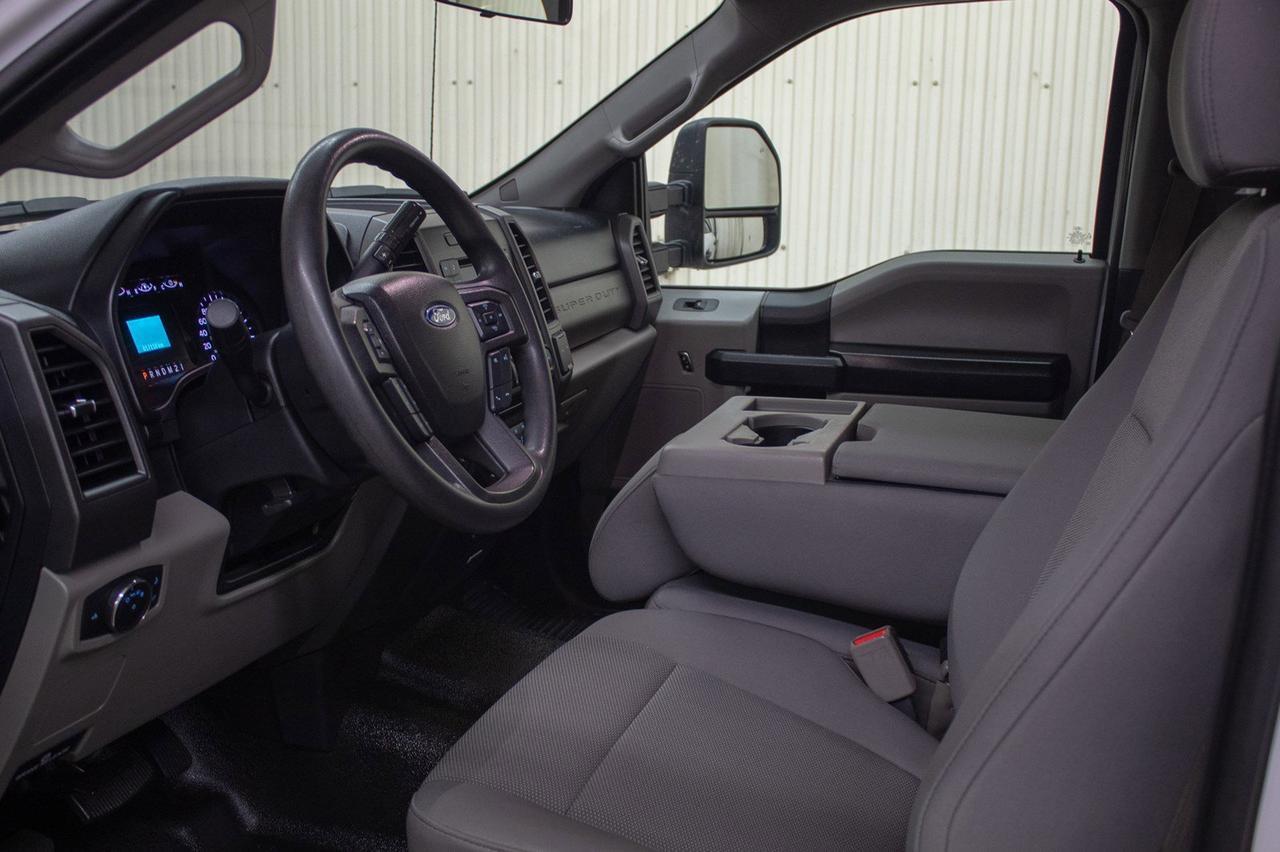 2017 Ford F-350 4x4 Crew Cab XL Flat Deck Red Deer AB