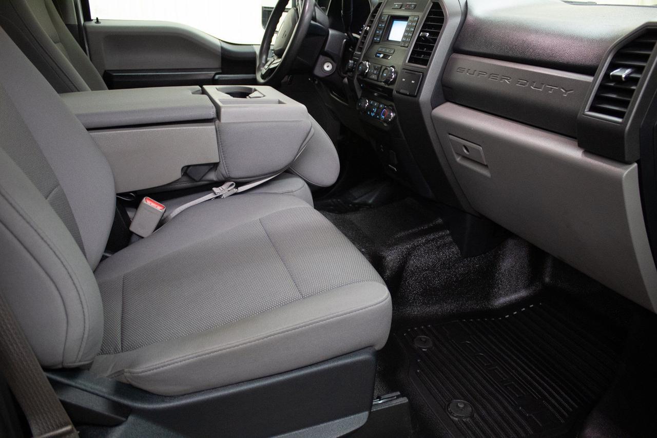2017 Ford F-350 4x4 Crew Cab XL Flat Deck Red Deer AB