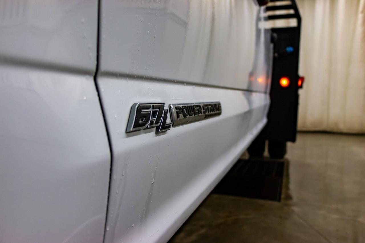 2017 Ford F-350 4x4 Crew Cab XLT Deck Dually Diesel Red Deer AB