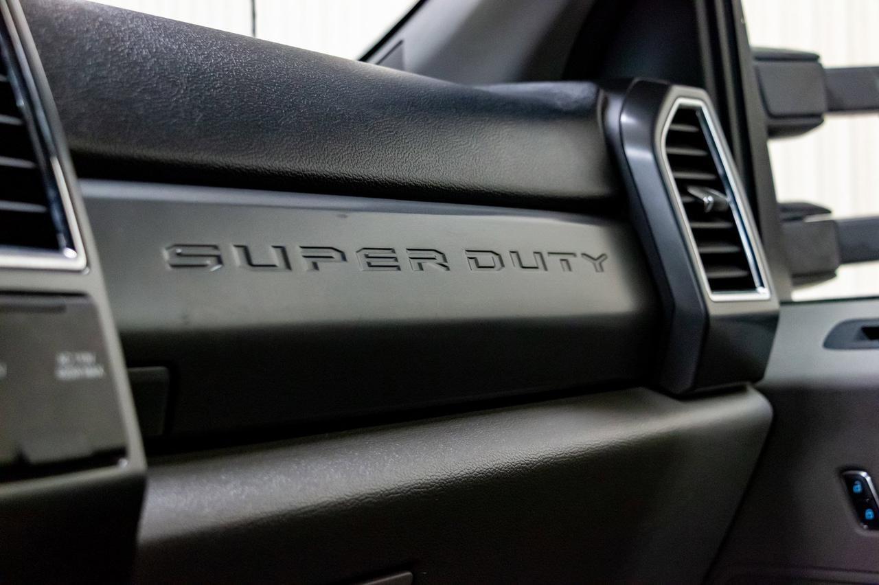 2017 Ford F-350 4x4 Crew Cab XLT Deck Dually Diesel Red Deer AB