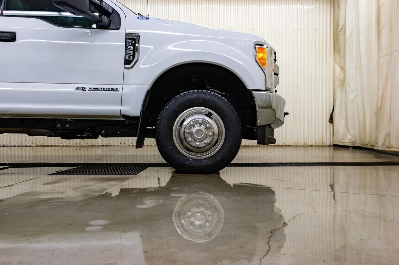 2017 Ford F-350 4x4 Crew Cab XLT Deck Dually Diesel Red Deer AB