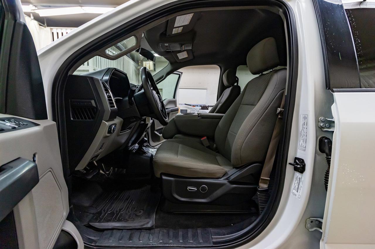 2017 Ford F-350 4x4 Crew Cab XLT Deck Dually Diesel Red Deer AB