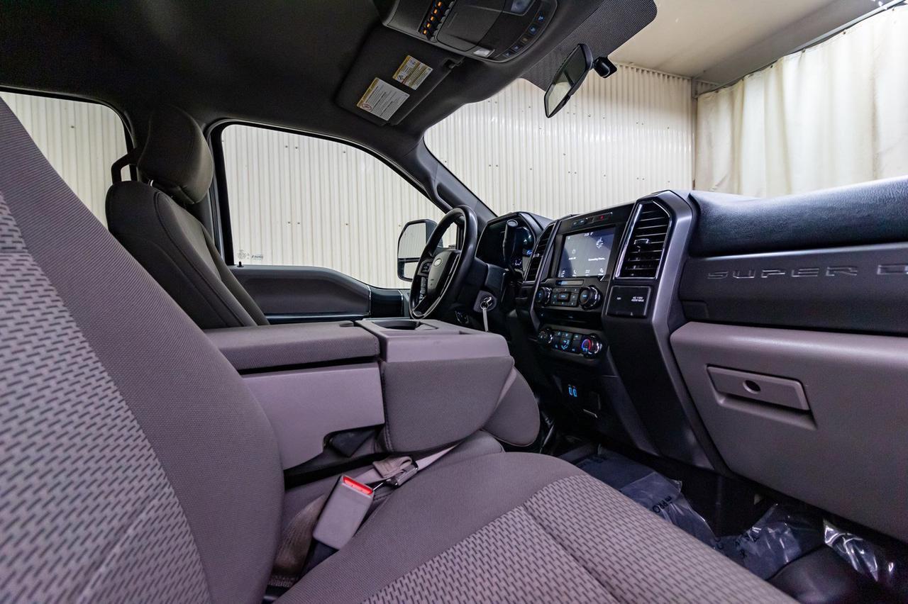 2017 Ford F-350 4x4 Crew Cab XLT Deck Dually Diesel Red Deer AB