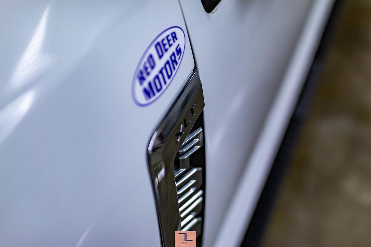 2017 Ford F-350 4x4 Crew Cab XLT Deck Dually Red Deer AB