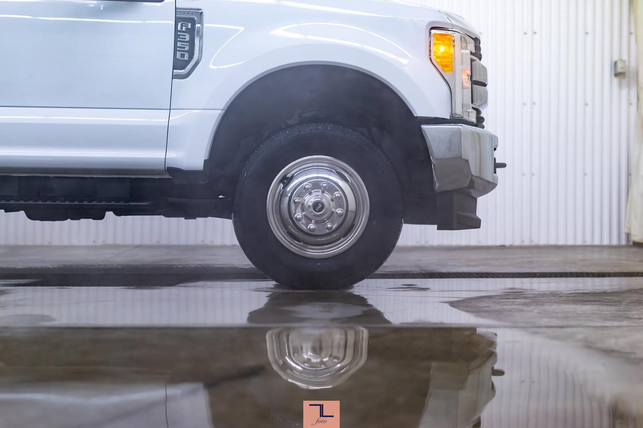 2017 Ford F-350 4x4 Crew Cab XLT Deck Dually Red Deer AB