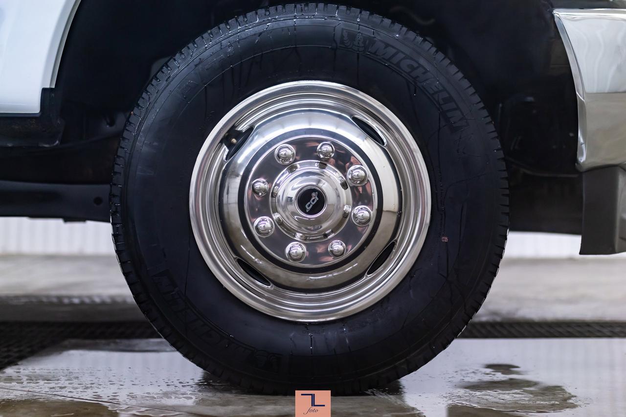 2017 Ford F-350 4x4 Crew Cab XLT Deck Dually Red Deer AB