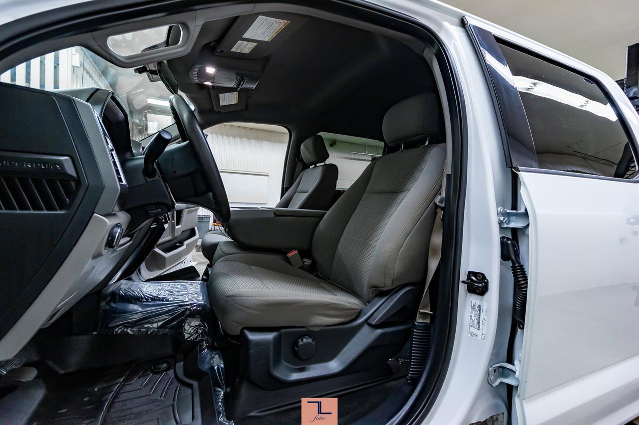 2017 Ford F-350 4x4 Crew Cab XLT Deck Dually Red Deer AB