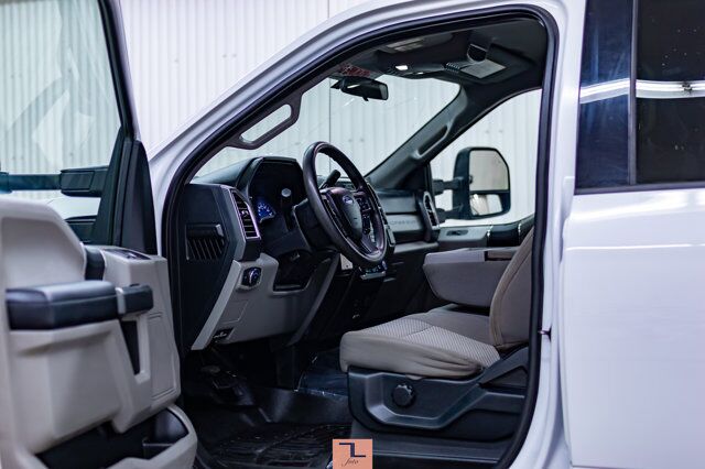 2017 Ford F-350 4x4 Crew Cab XLT Deck Dually Red Deer AB