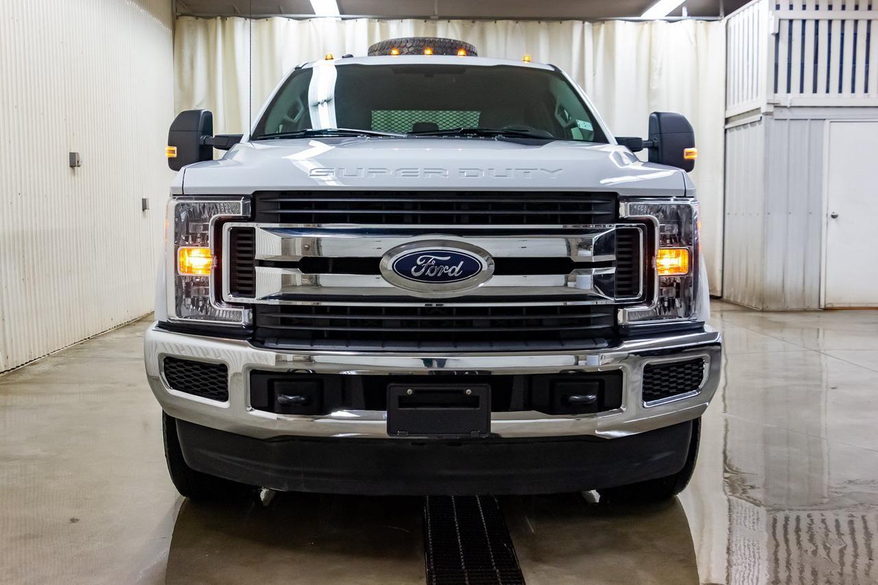 2017 Ford F-350 4x4 Crew Cab XLT Deck Red Deer AB