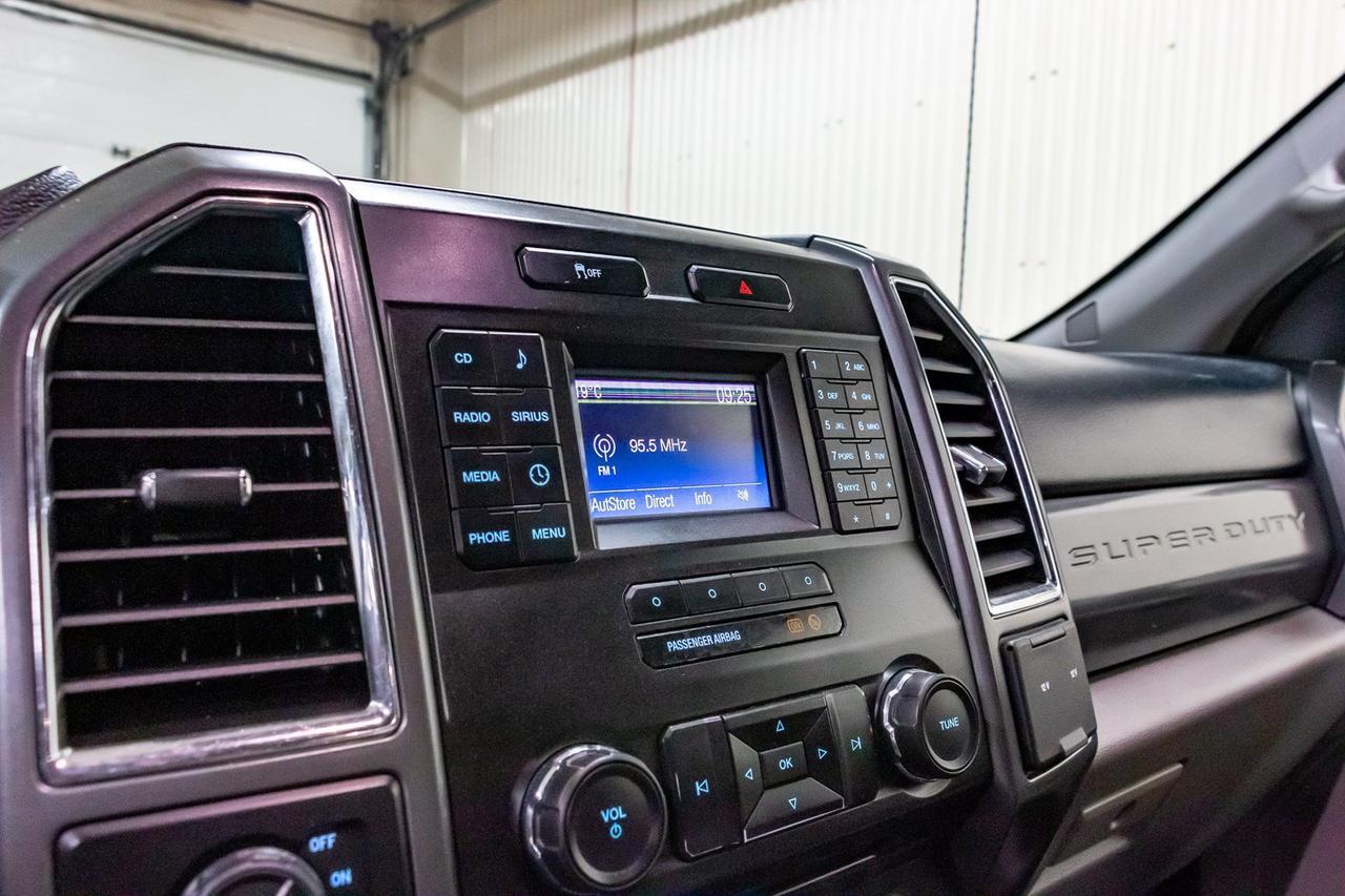 2017 Ford F-350 4x4 Crew Cab XLT Deck Red Deer AB