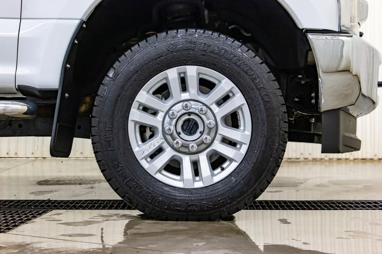 2017 Ford F-350 4x4 Crew Cab XLT Deck Red Deer AB