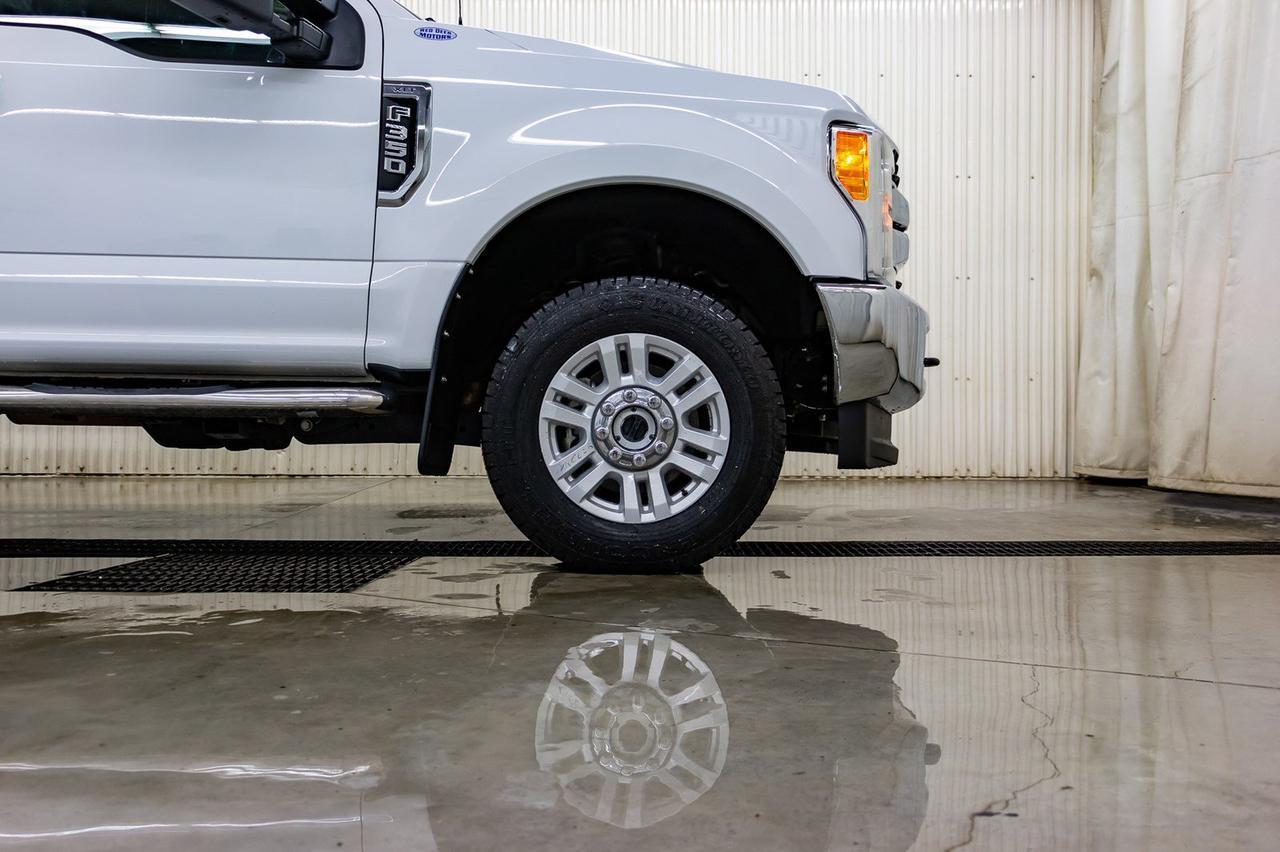 2017 Ford F-350 4x4 Crew Cab XLT Deck Red Deer AB