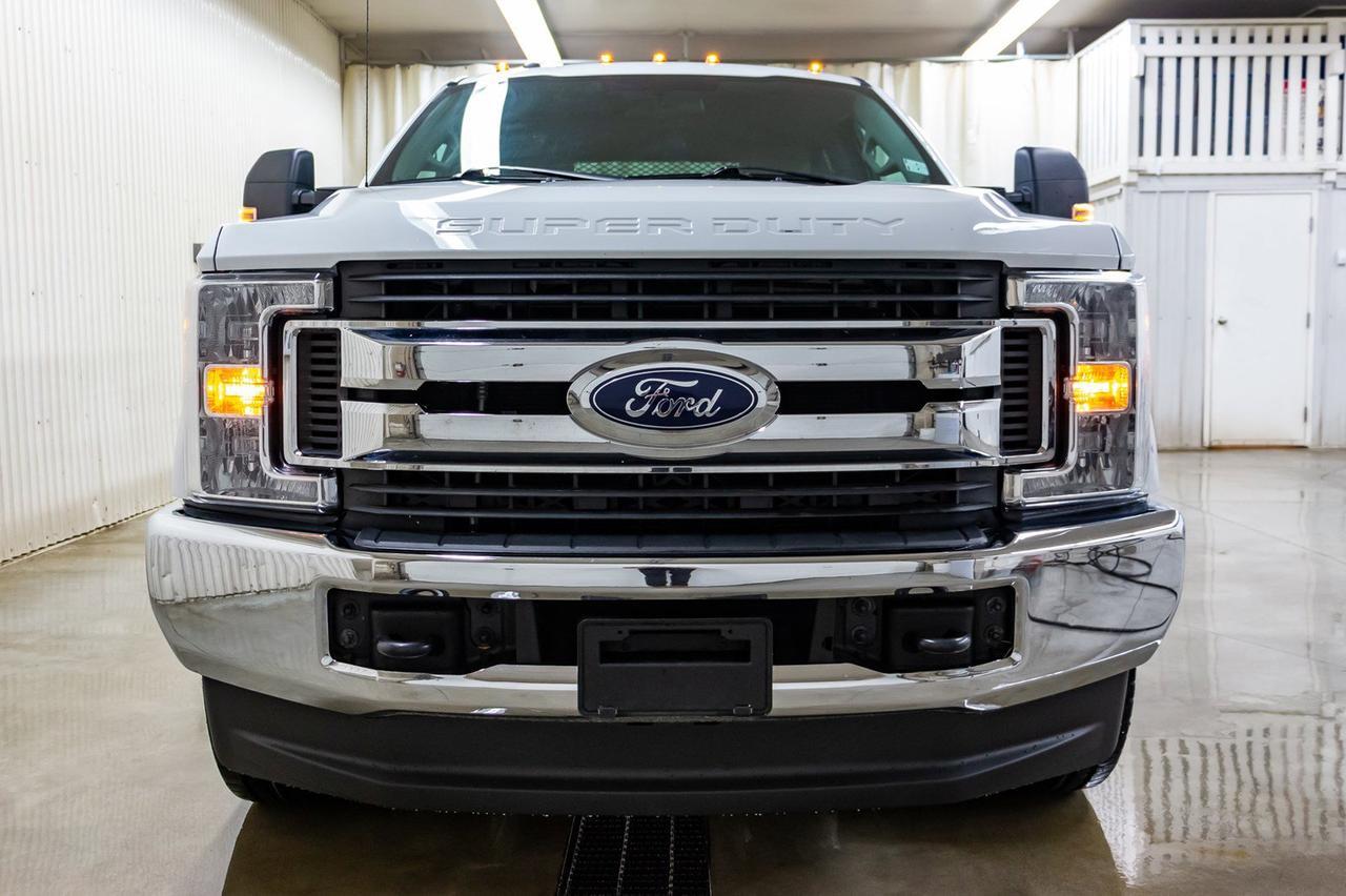 2017 Ford F-350 4x4 Crew Cab XLT Deck Red Deer AB