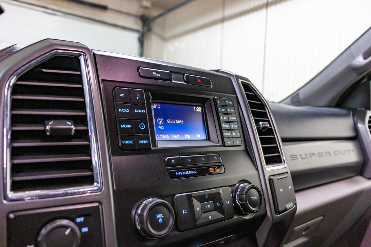 2017 Ford F-350 4x4 Crew Cab XLT Deck Red Deer AB