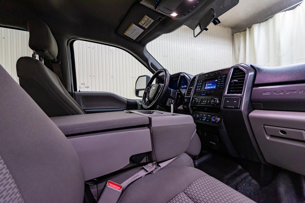 2017 Ford F-350 4x4 Crew Cab XLT Deck Red Deer AB