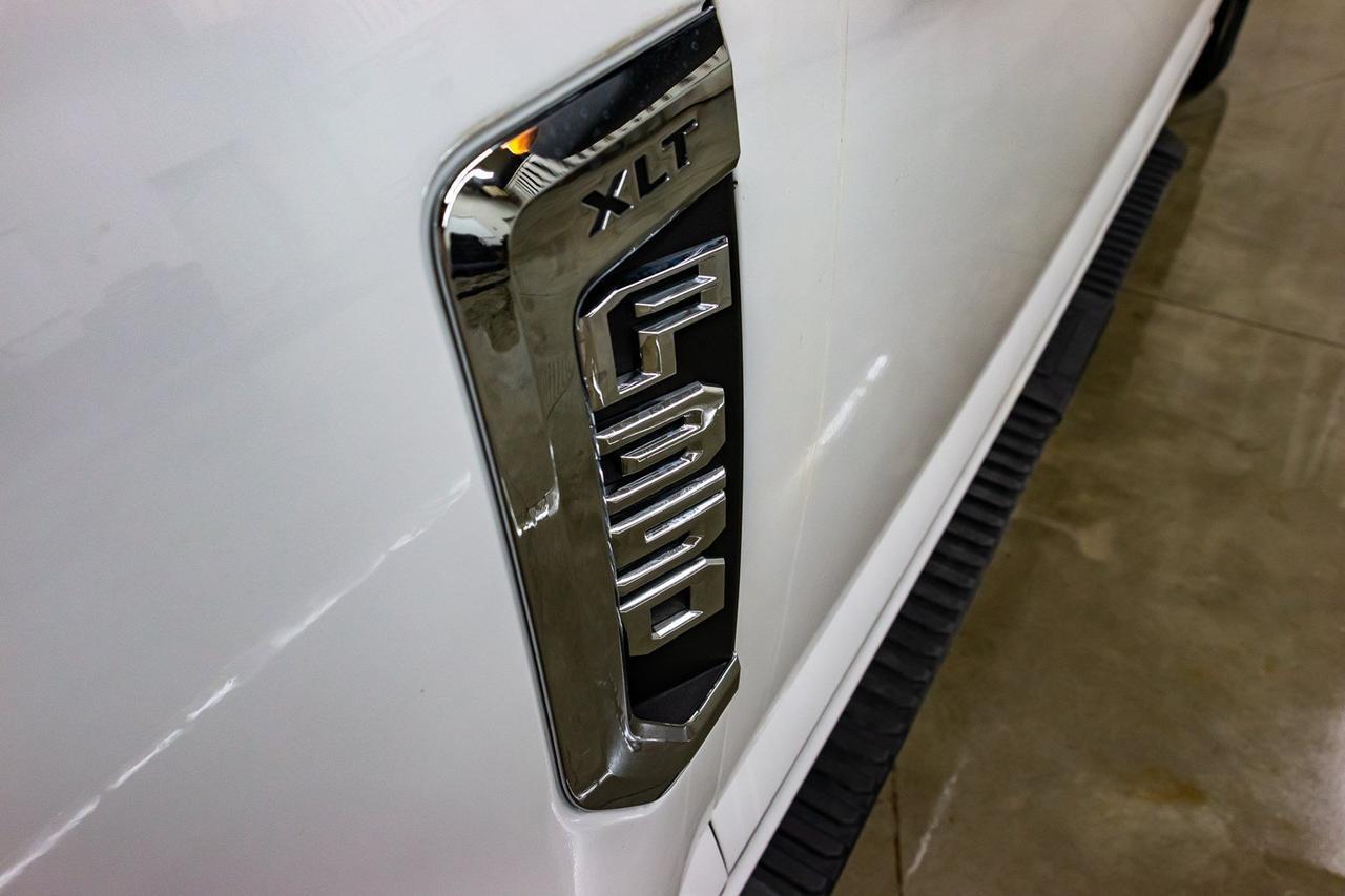 2017 Ford F-350 4x4 Crew Cab XLT Deck Red Deer AB