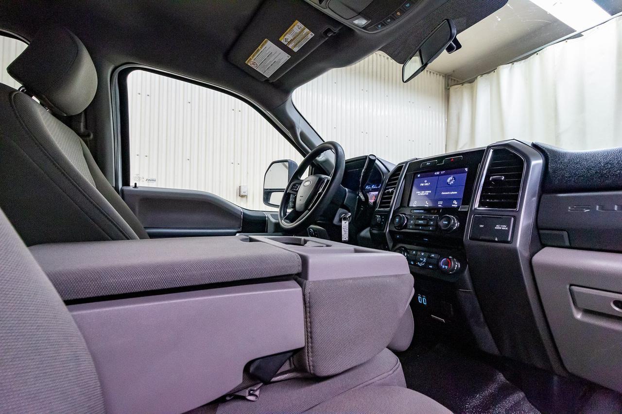 2017 Ford F-350 4x4 Crew Cab XLT Deck Red Deer AB