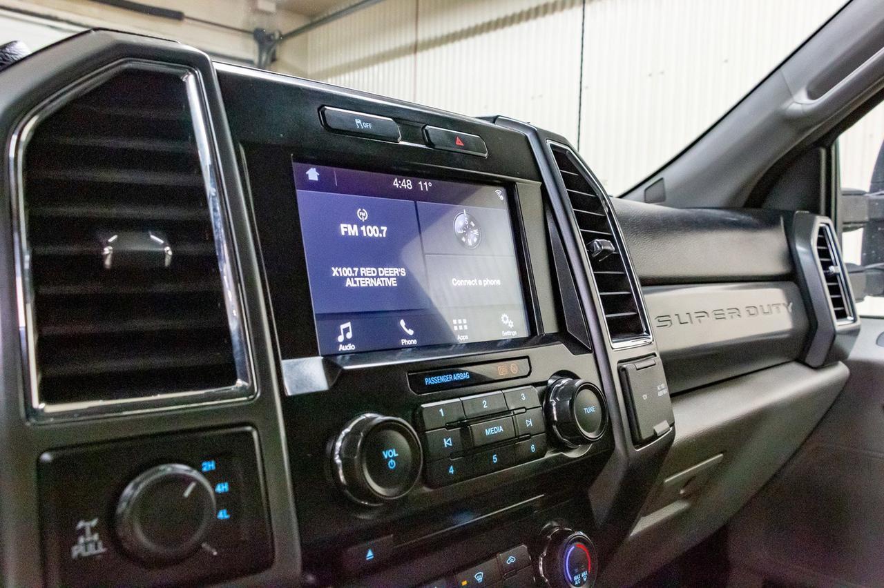 2017 Ford F-350 4x4 Crew Cab XLT Deck Red Deer AB