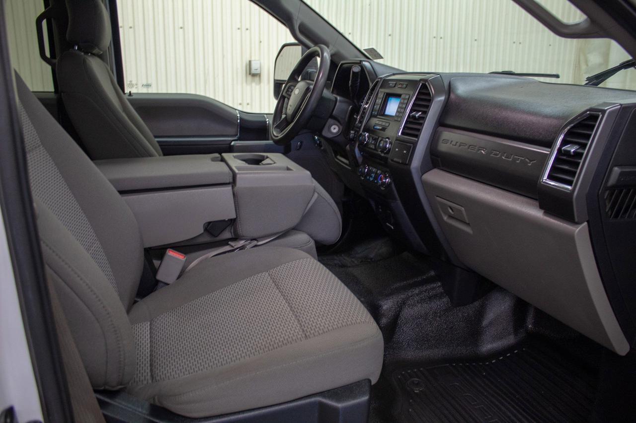 2017 Ford F-350 4x4 Crew Cab XLT Deck Red Deer AB