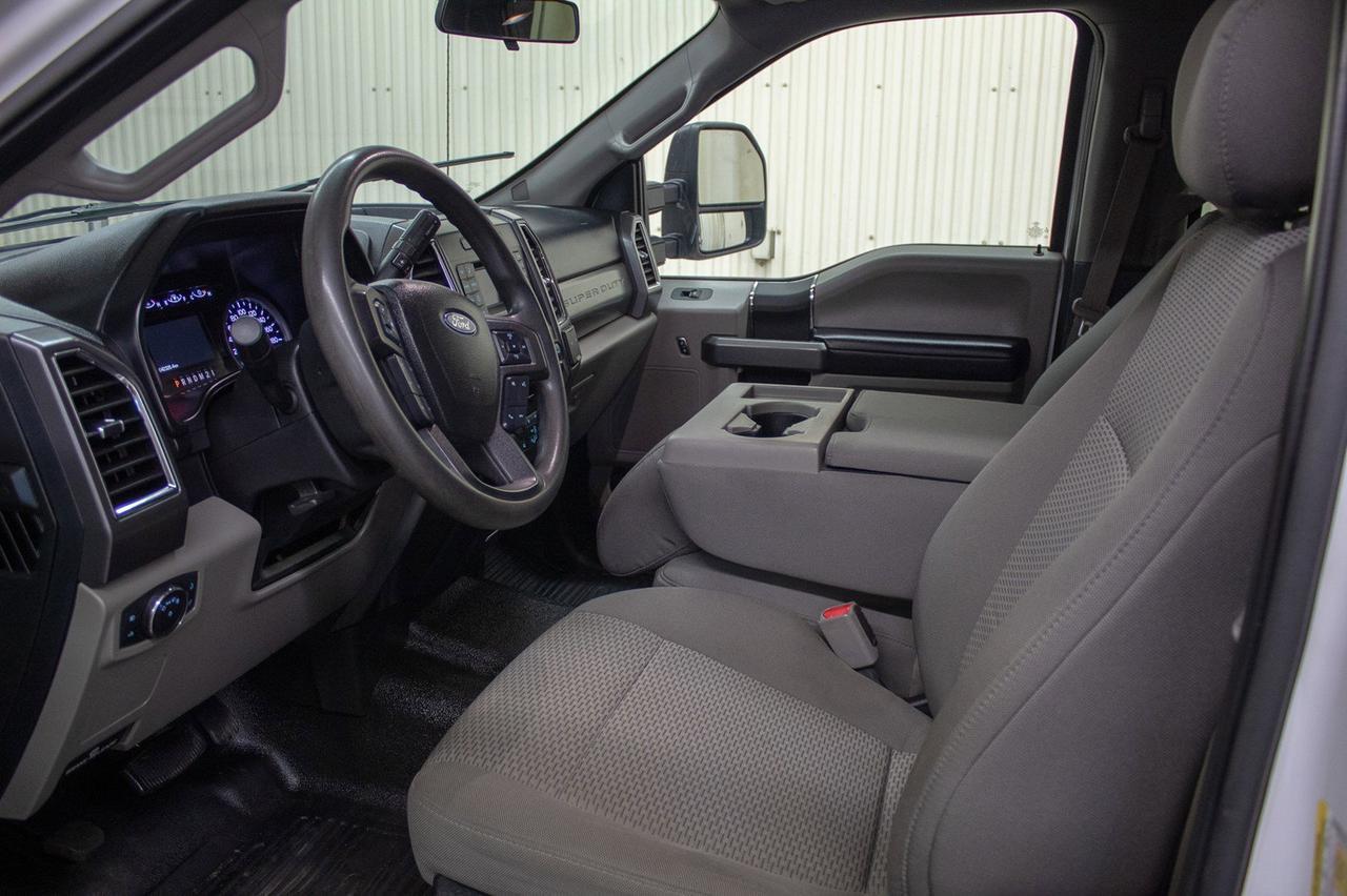 2017 Ford F-350 4x4 Crew Cab XLT Deck Red Deer AB