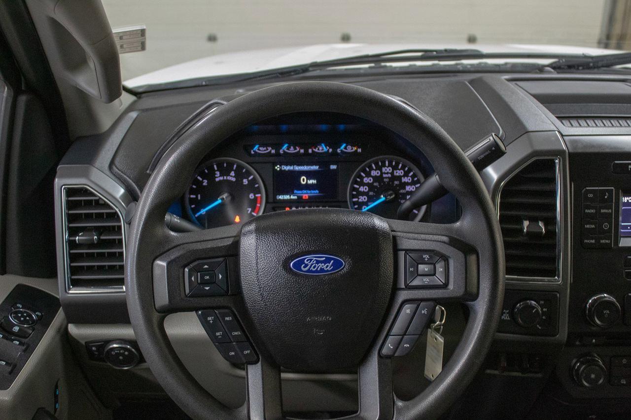 2017 Ford F-350 4x4 Crew Cab XLT Deck Red Deer AB