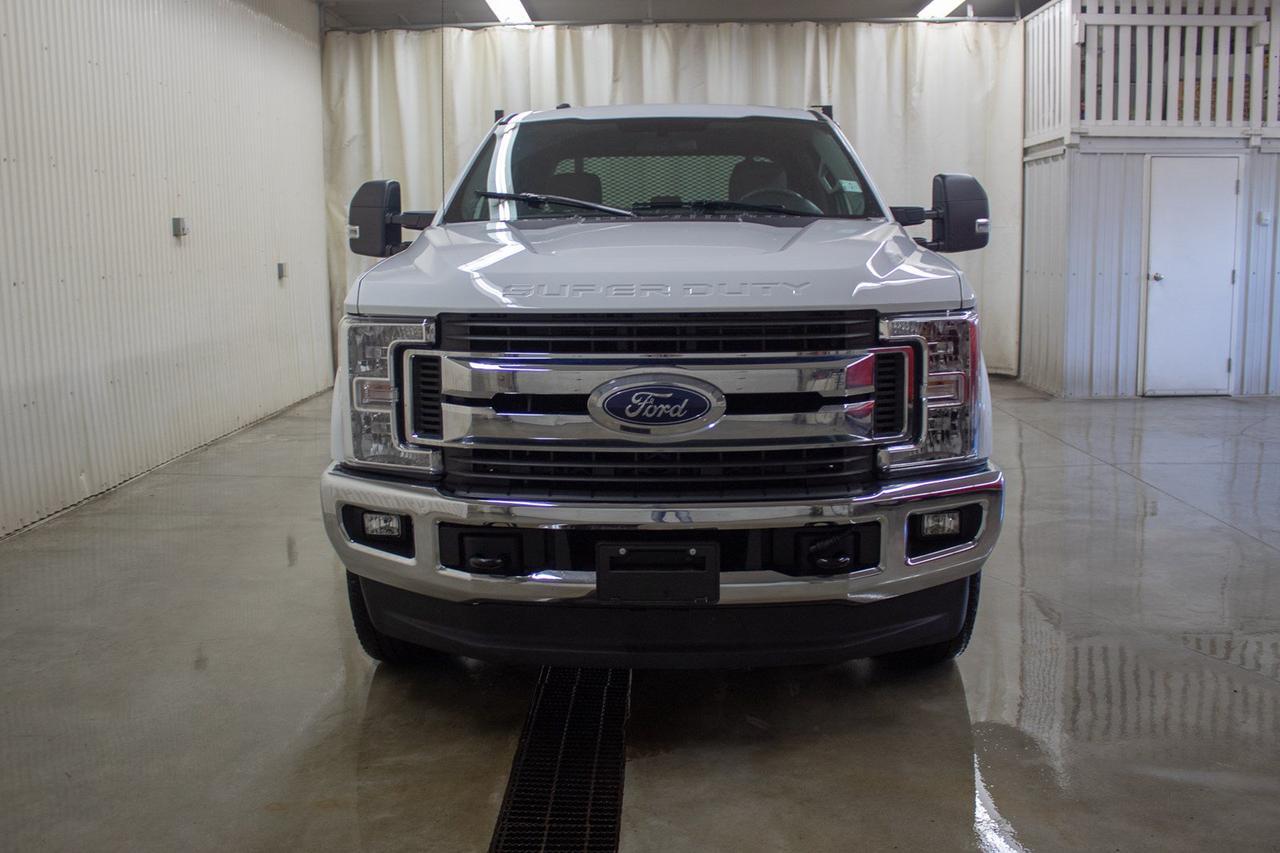 2017 Ford F-350 4x4 Crew Cab XLT Deck Red Deer AB