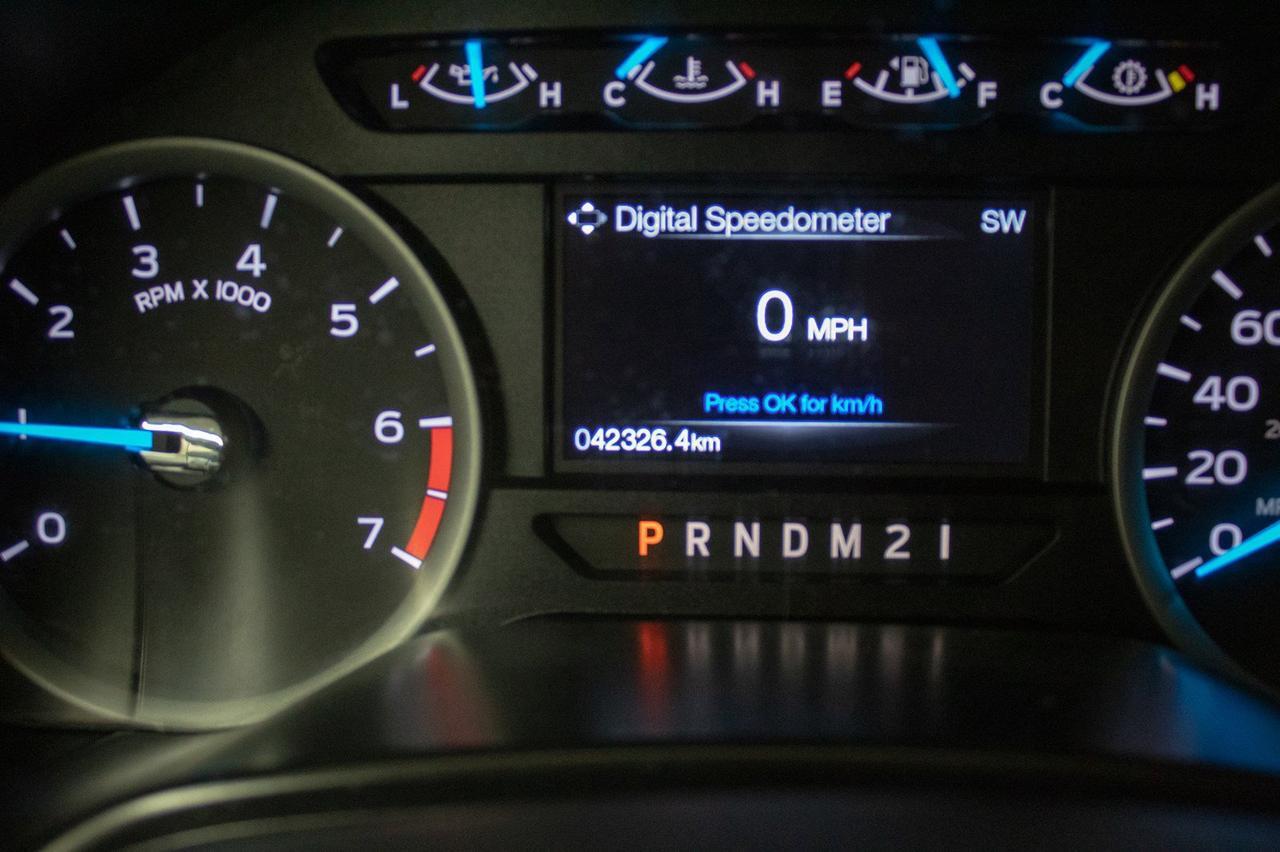 2017 Ford F-350 4x4 Crew Cab XLT Deck Red Deer AB