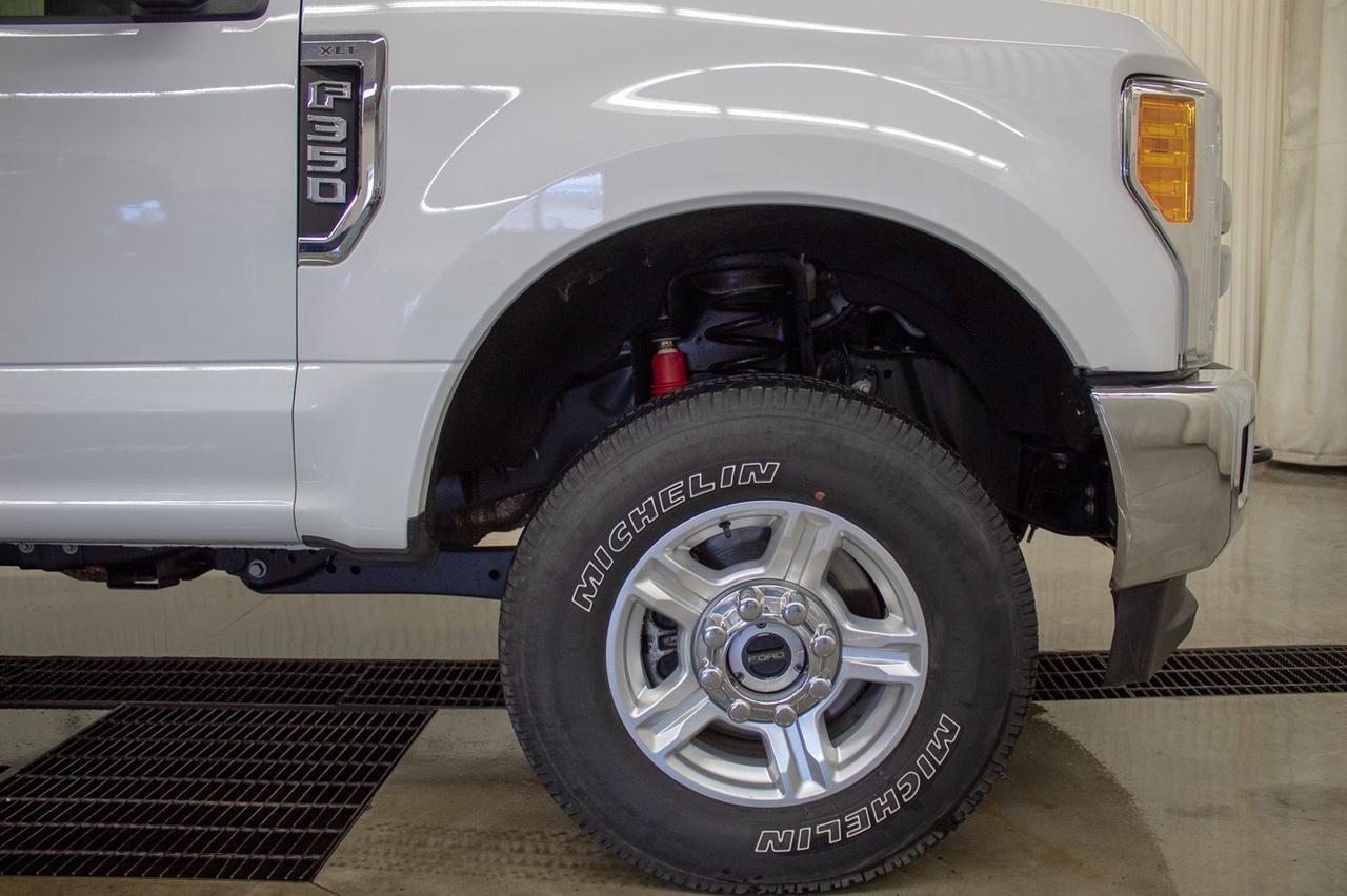 2017 Ford F-350 4x4 Crew Cab XLT Deck Red Deer AB