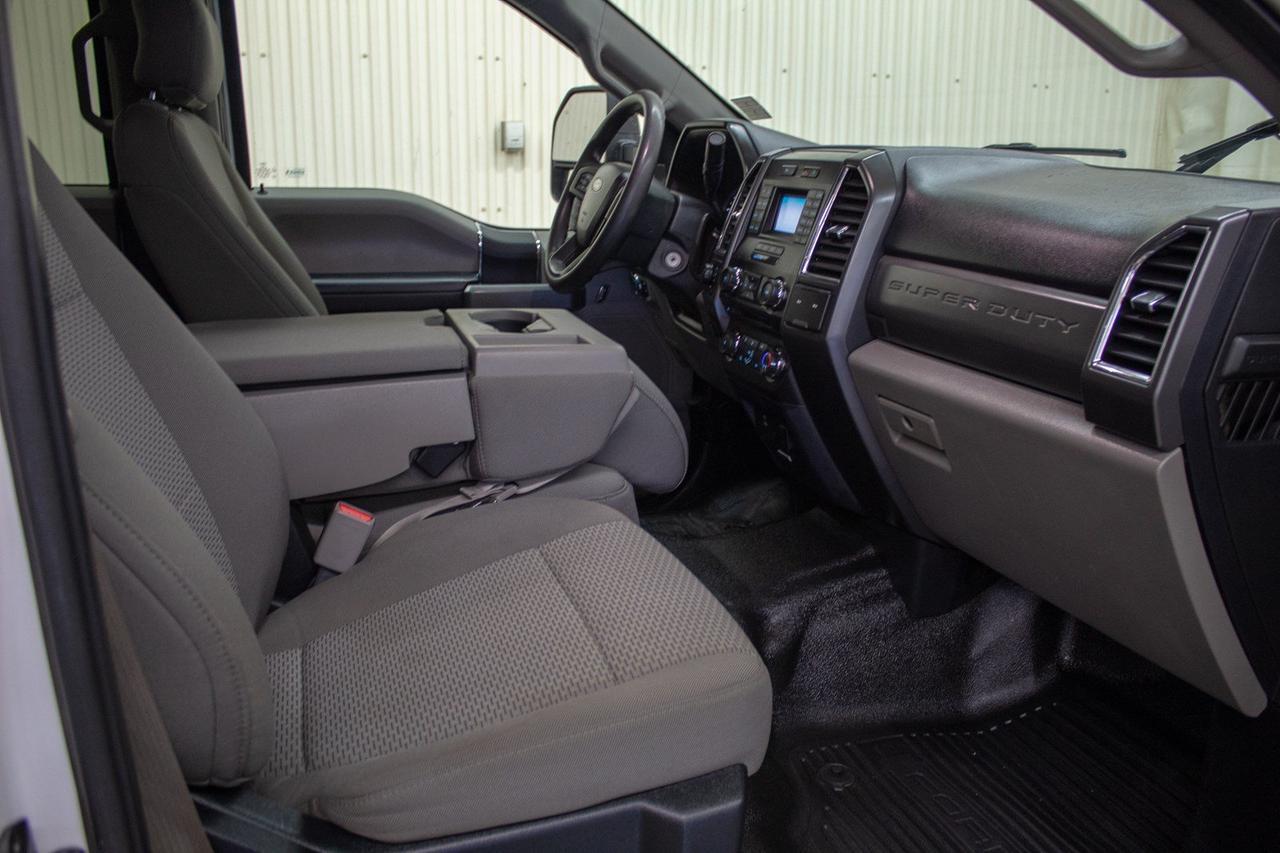 2017 Ford F-350 4x4 Crew Cab XLT Deck Red Deer AB