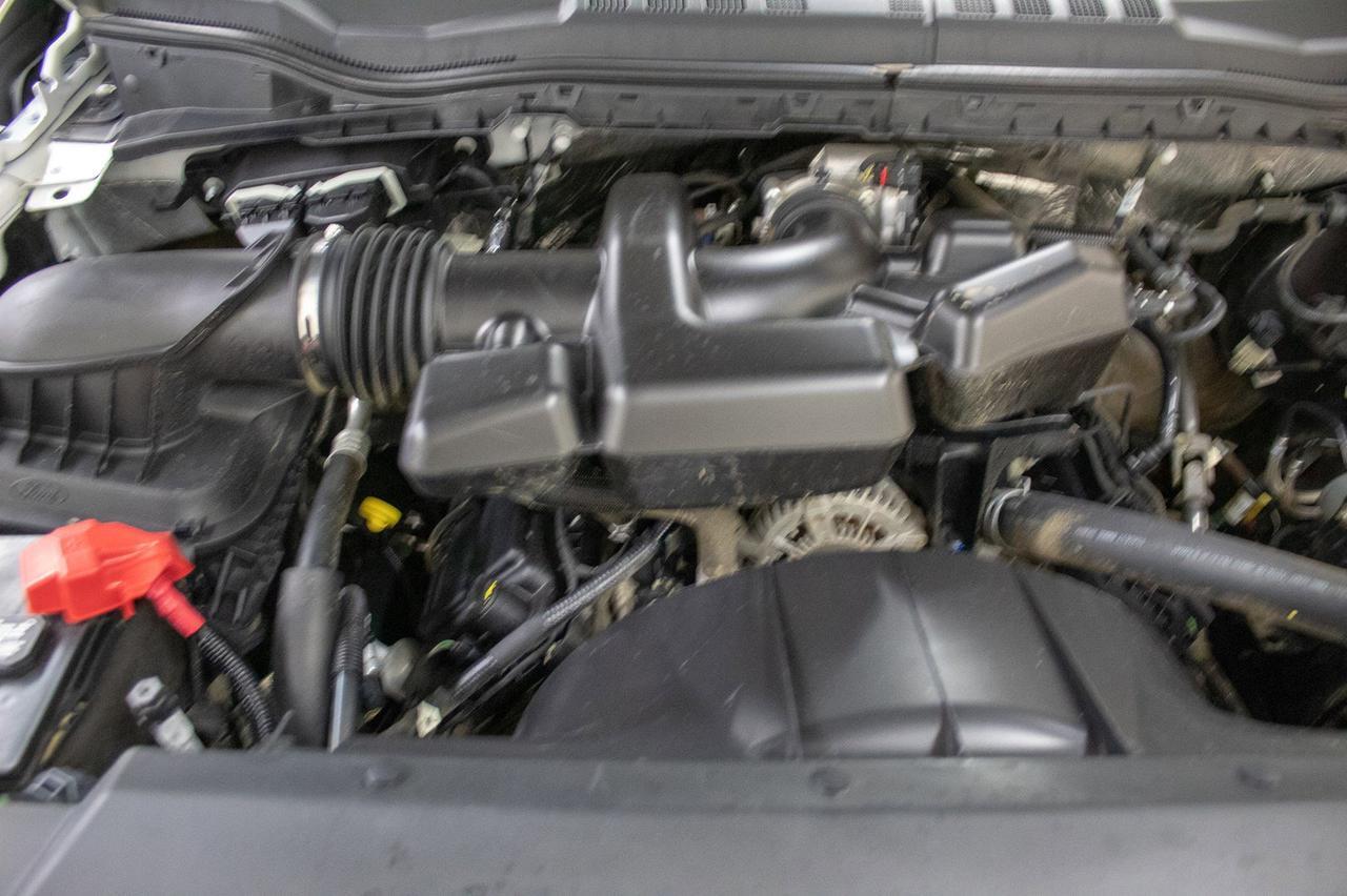 2017 Ford F-350 4x4 Crew Cab XLT Deck Red Deer AB