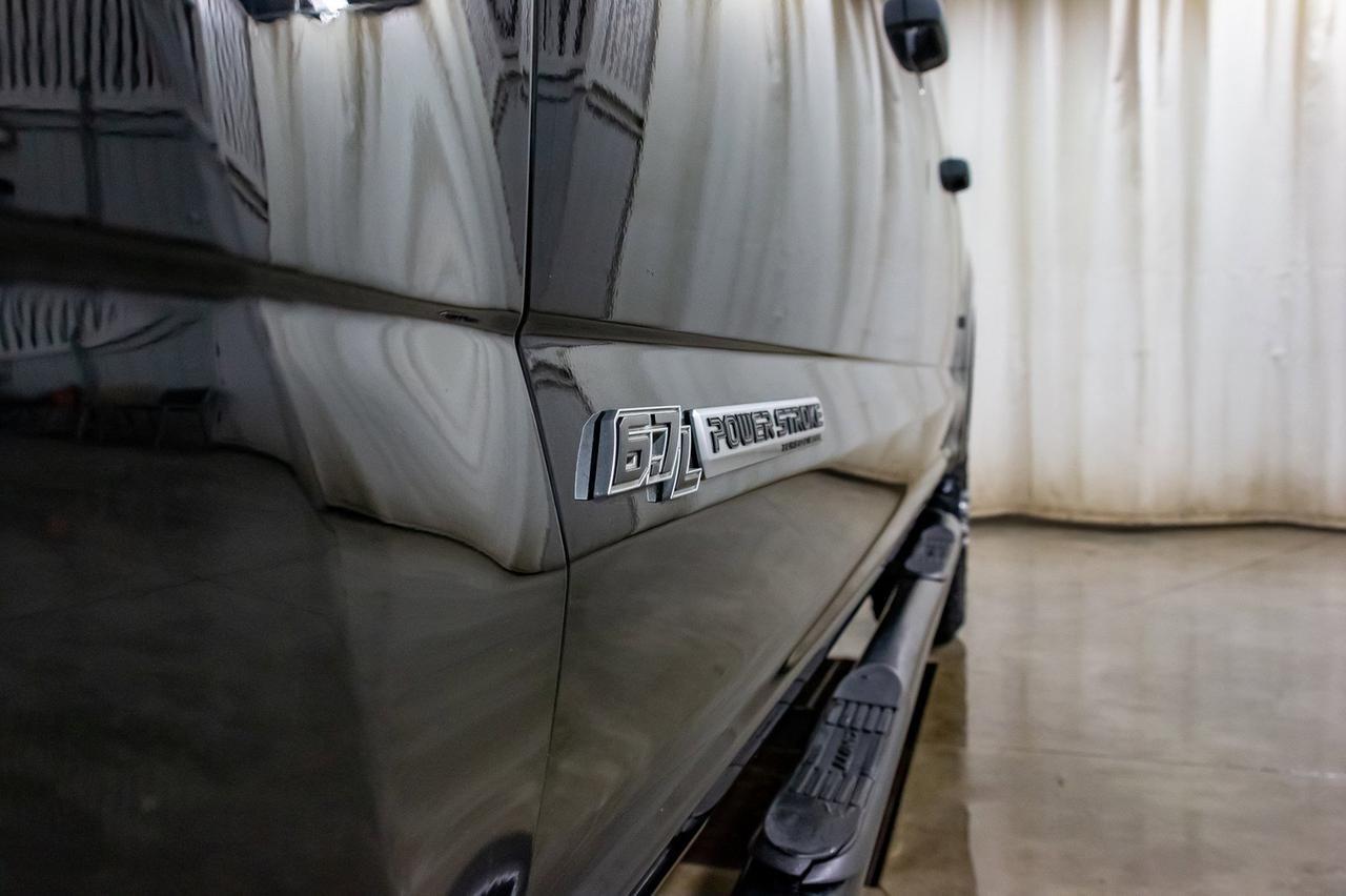 2017 Ford F-350 4x4 Crew Cab XLT Diesel BCam Red Deer AB