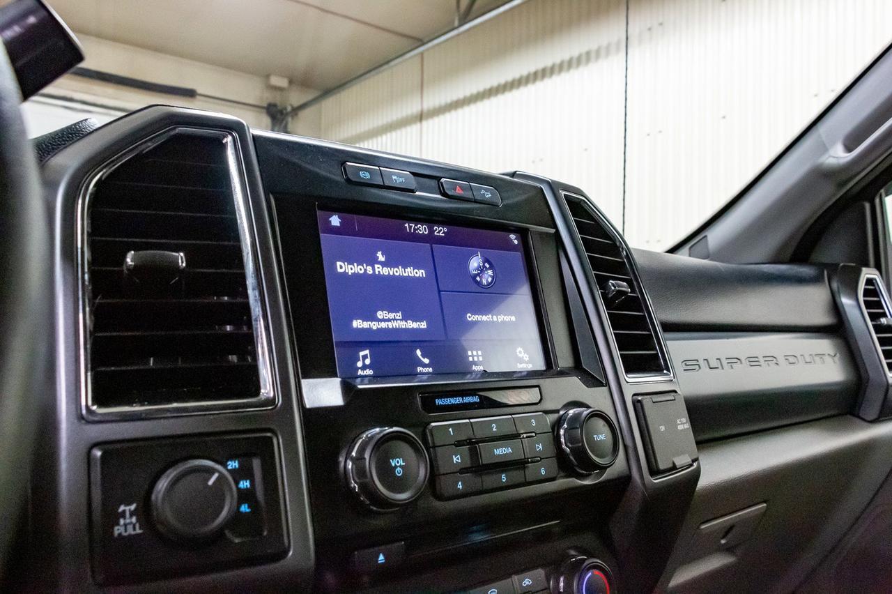 2017 Ford F-350 4x4 Crew Cab XLT Diesel BCam Red Deer AB