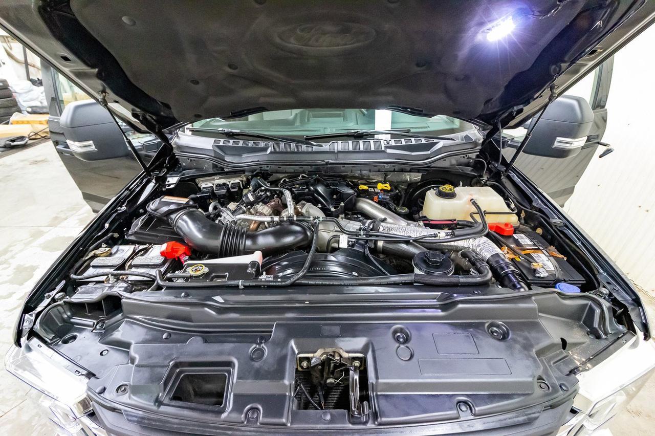 2017 Ford F-350 4x4 Crew Cab XLT Diesel BCam Red Deer AB