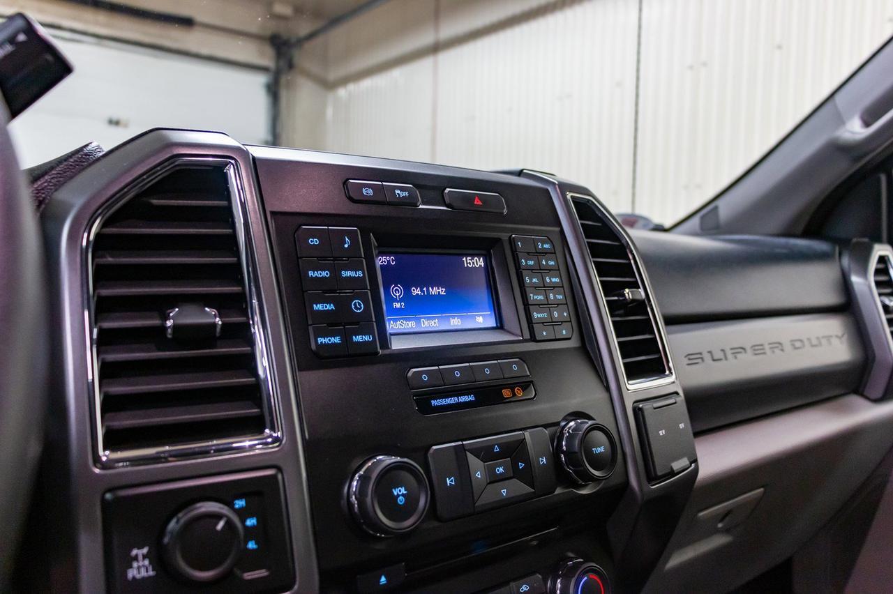 2017 Ford F-350 4x4 Crew Cab XLT Diesel BCam Red Deer AB