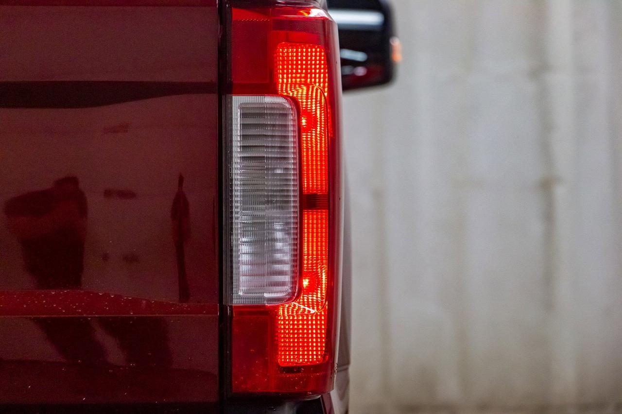 2017 Ford F-350 4x4 Crew Cab XLT Diesel BCam Red Deer AB