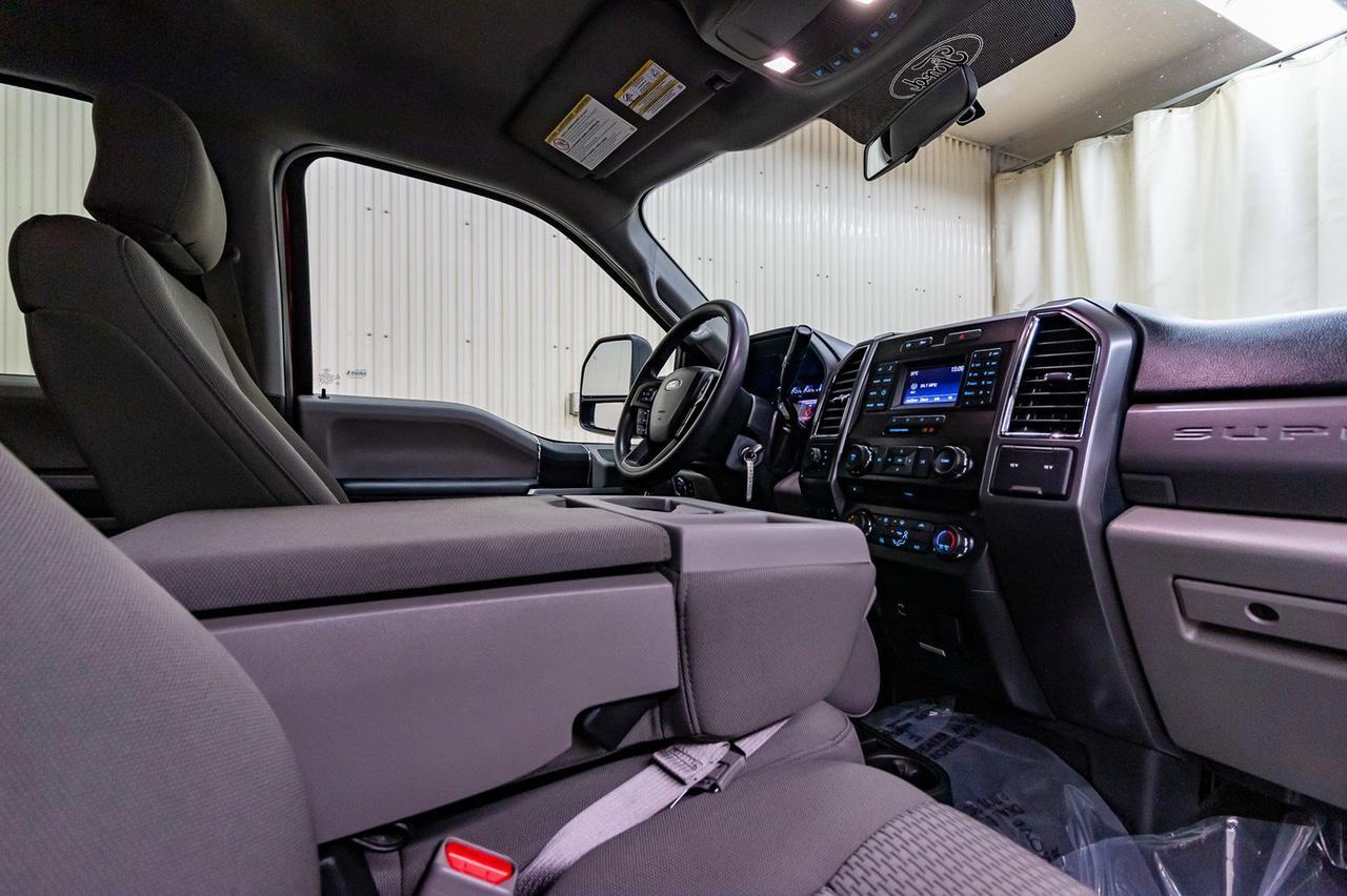 2017 Ford F-350 4x4 Crew Cab XLT Diesel BCam Red Deer AB