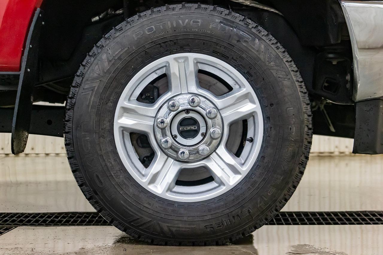 2017 Ford F-350 4x4 Crew Cab XLT Diesel BCam Red Deer AB