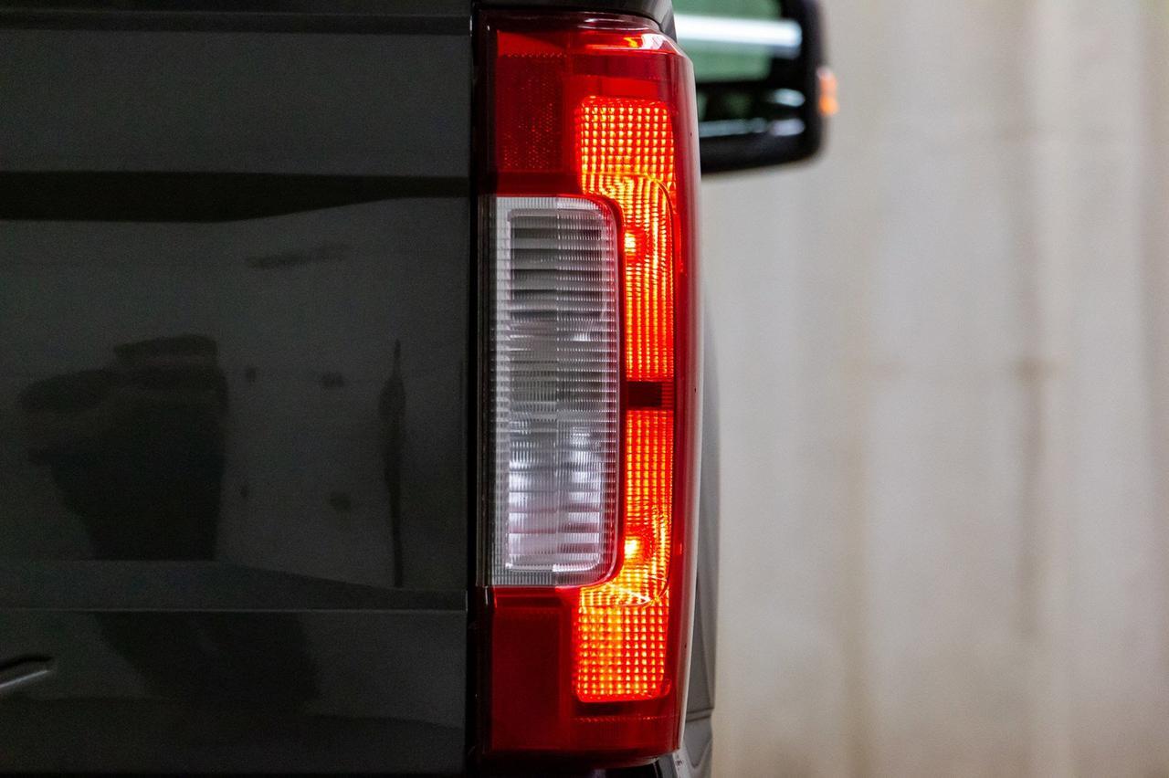 2017 Ford F-350 4x4 Crew Cab XLT Diesel BCam Red Deer AB