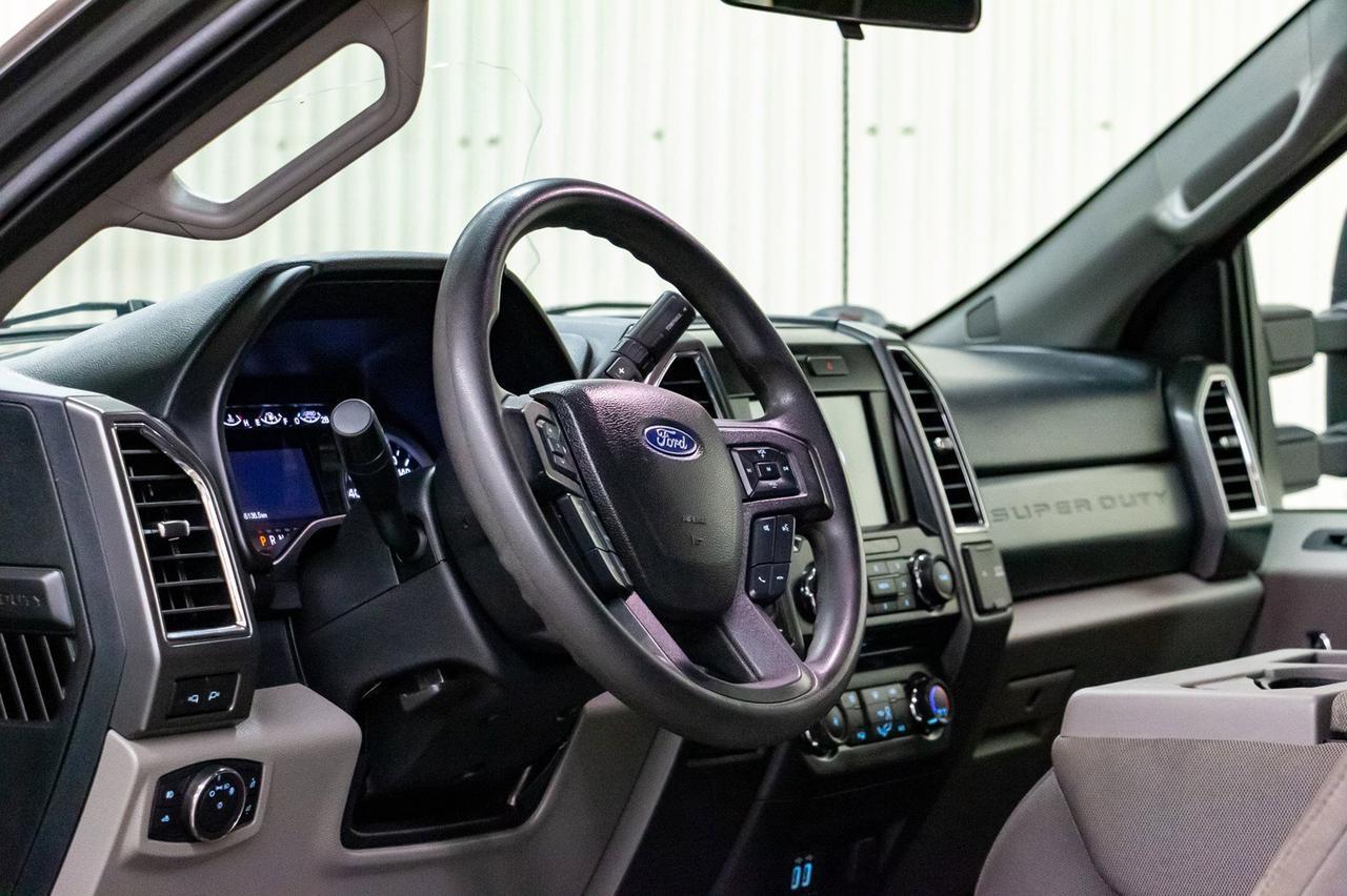 2017 Ford F-350 4x4 Crew Cab XLT Diesel BCam Red Deer AB