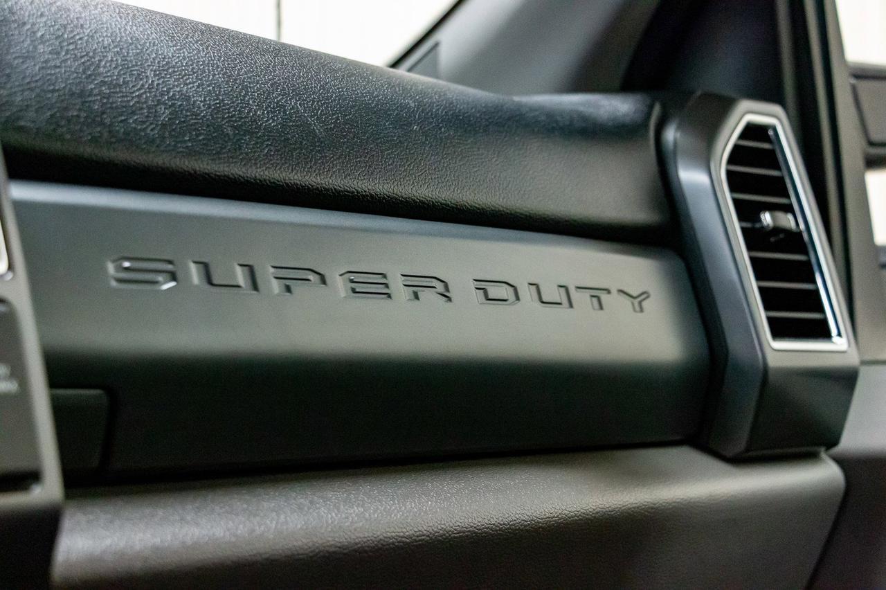 2017 Ford F-350 4x4 Crew Cab XLT Diesel BCam Red Deer AB