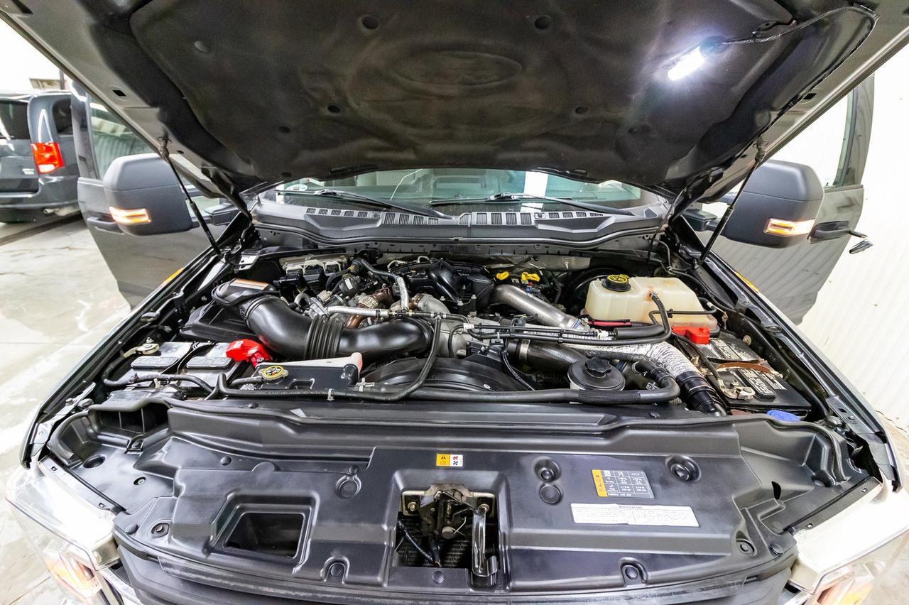 2017 Ford F-350 4x4 Crew Cab XLT Diesel BCam Red Deer AB